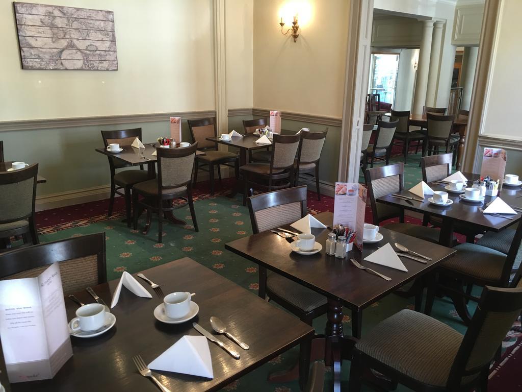 The Rutland Arms Hotel 纽马基特 外观 照片