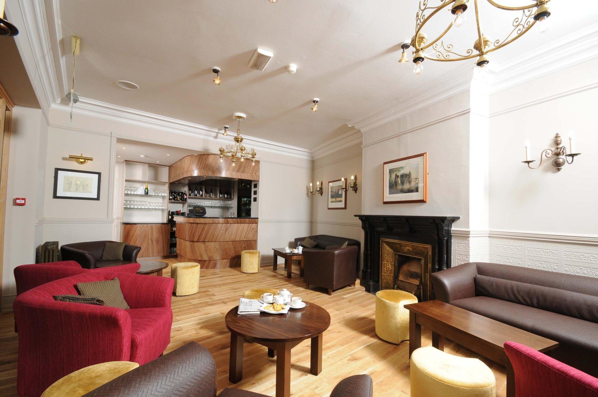 The Rutland Arms Hotel 纽马基特 外观 照片